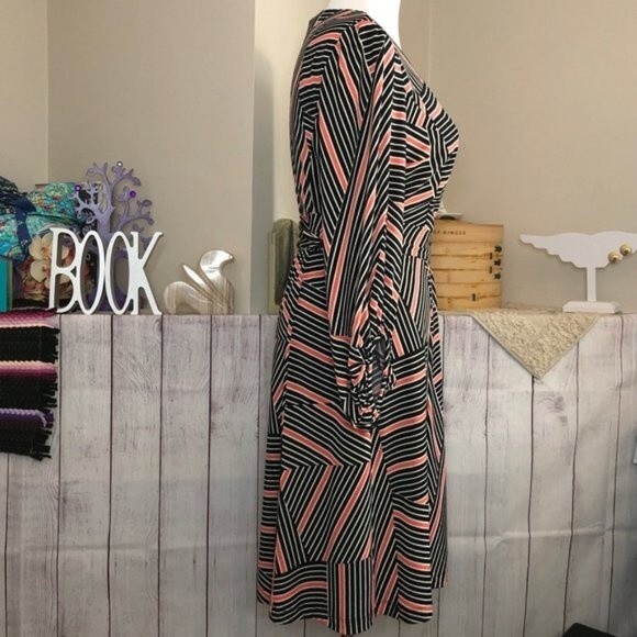 Donna Ricco sz 2 Striped Panel Faux Wrap Dress - Picture 6 of 13